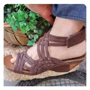 OTBT St Joseph Leather Strappy Heeled Sandals Wood Women Size 11 Artsy Unique